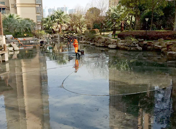 高埗镇景观池淤泥清理